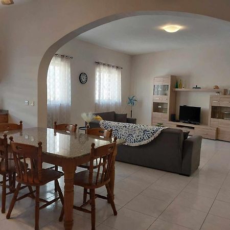 Nr41 Holiday Apartment - Close To Village Centre, Promenade, Shops & Restaurants Marsaxlokk Esterno foto